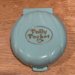 Vintage Polly Pocket Blue Shell Compact